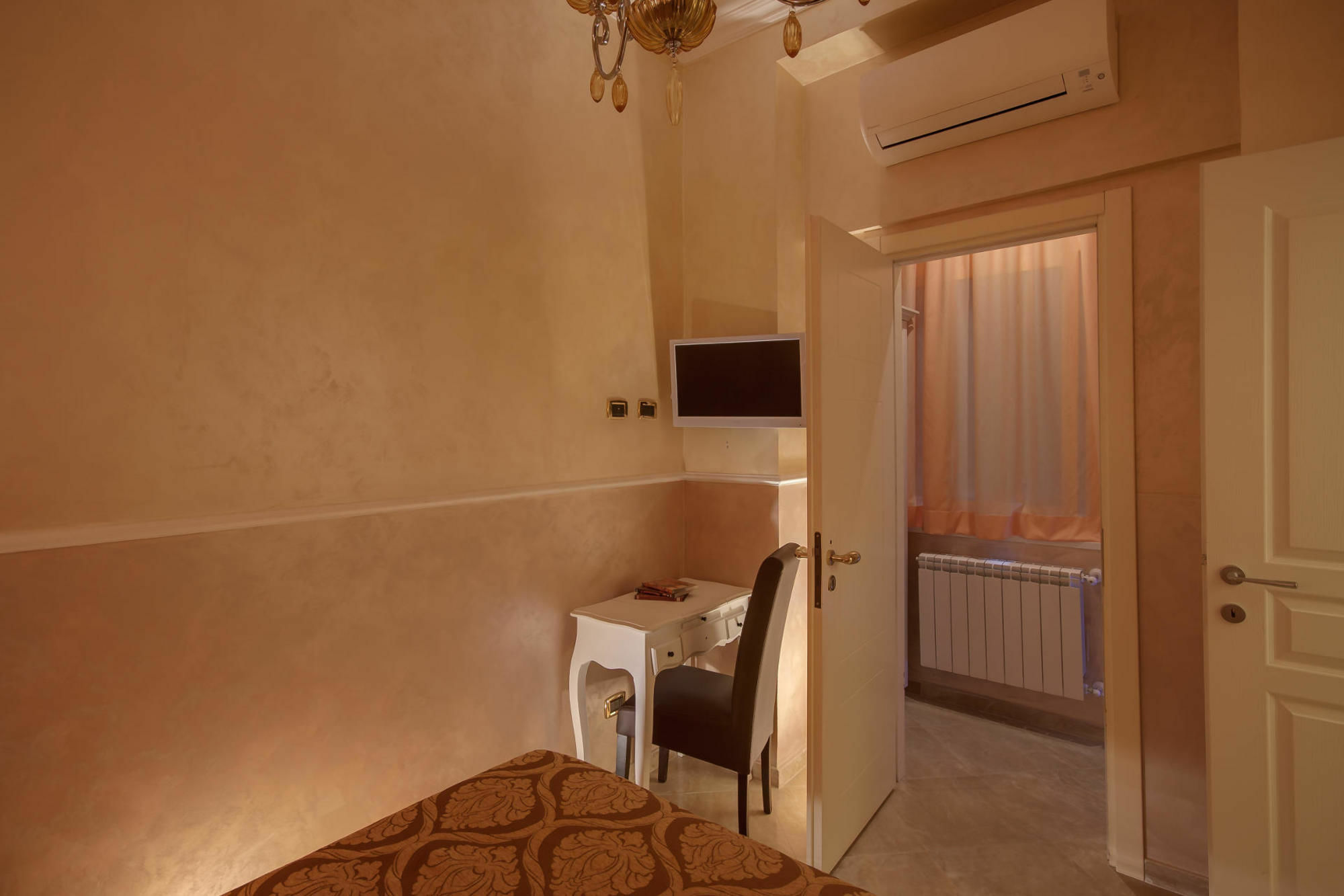 Quality In Rome Hotel Exterior photo